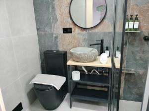 A bathroom at Villa andaluza relax y playa en entorno tranquilo