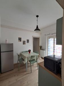 Η κουζίνα ή μικρή κουζίνα στο Gabbo's House