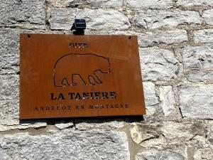 Gite la Tanière的证书、奖牌、标识或其他文件