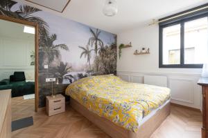 Ένα ή περισσότερα κρεβάτια σε δωμάτιο στο Charming house with a hot tub