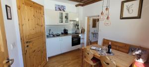 Kuchyň nebo kuchyňský kout v ubytování Ferienwohnung Zeber