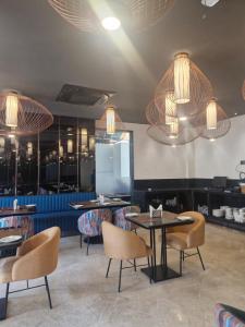The Qubice Hotel, Kolhapur的休息区