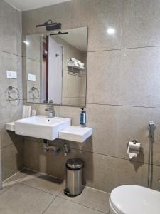 The Qubice Hotel, Kolhapur的一间浴室
