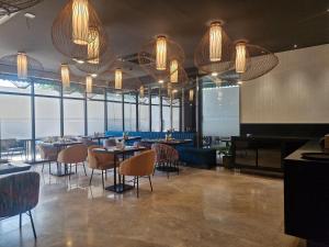 The Qubice Hotel, Kolhapur的休息区