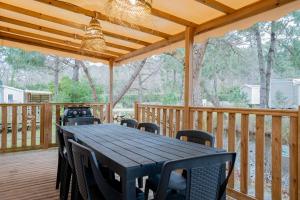 Балкон или терраса в La Cabane du Bassin