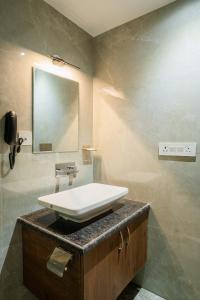 Koupelna v ubytování Royal Prime - A City Center Boutique Hotel In Jaipur