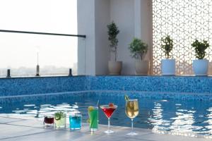 Bazén v ubytování Royal Prime - A City Center Boutique Hotel In Jaipur nebo v jeho okolí