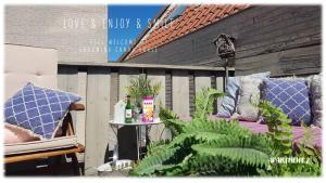 Gallery image of Canal View City Apartment in Alkmaar +6 photos