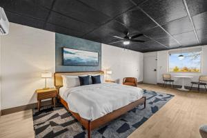 Postel nebo postele na pokoji v ubytování Arka Motel + 70 fotografií