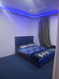 Postel nebo postele na pokoji v ubytování Gulzar Guest house 6bhk