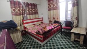 Postel nebo postele na pokoji v ubytování Gulzar Guest house 6bhk