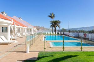 The swimming pool at or close to Salt Apartments Vistalmar