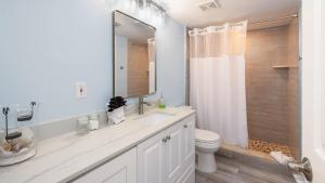 Ocean View Treehouse Double King Suite 3403的一间浴室