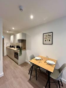 Kuchyň nebo kuchyňský kout v ubytování Redcross studio flat 118