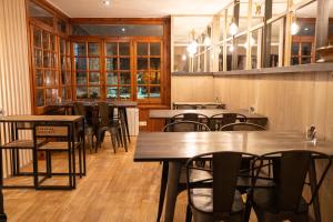Un restaurante o sitio para comer en Hotel SNÖ Mont Romies