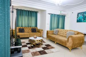 Istumisnurk majutusasutuses T-Square Residence Makepe