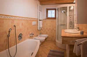 Koupelna v ubytování Hotel Waldheim Belvedere