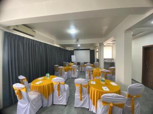 Posezení v ubytování Hotel StayBird - Nest, Kharadi