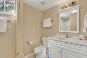 Phòng tắm tại Mid beach Cottage 907 Lovell +24 ảnh