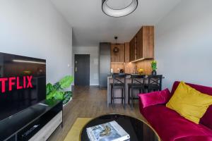 Kuchyňa alebo kuchynka v ubytovaní Lumina premium apartments for a family + 37 fotografií
