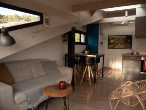 Kuchyňa alebo kuchynka v ubytovaní Appartement sur les toits, très jolie vue Provence + 10 fotografií