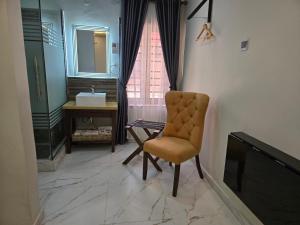 Χώρος καθιστικού στο NEKST Hotel Ibadan