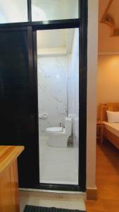Un baño de Tuking Mt Inn and Restaurant