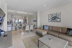 Posezení v ubytování Beach View - Coastal View 2BR condo - LV505