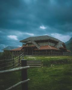 Budova, kde se vila nachází