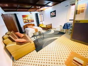 Ruang duduk di Villa Tenko