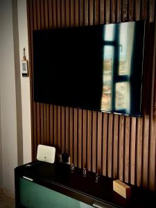 Televisyen dan/atau pusat hiburan di Urban escape komotini