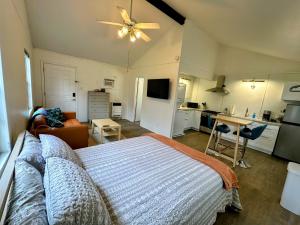 Η κουζίνα ή μικρή κουζίνα στο Casita Nueces +4 φωτογραφίες