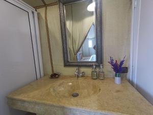 Koupelna v ubytování Alwan Luxury Camp + 37 fotografií