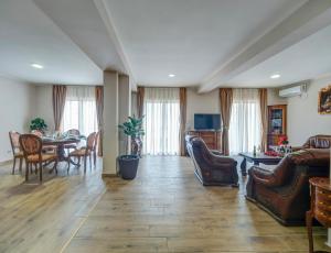 TV a/nebo společenská místnost v ubytování Hotel Perun