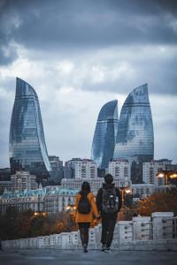 Nespecifikovaný výhled na destinaci Baku nebo výhled na město při pohledu z hostelu