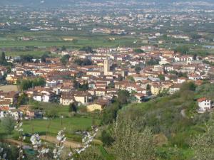 A general view of Cantagrillo or a view of the city taken from a panziókat