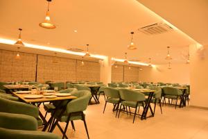 Restaurace v ubytování Manthra Hotel, Basavakalyan