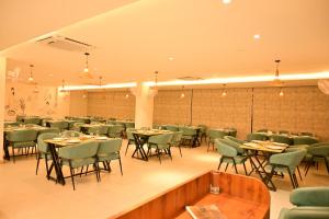 Restaurace v ubytování Manthra Hotel, Basavakalyan