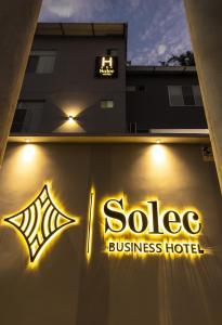 Sertifikat, penghargaan, tanda, atau dokumen yang dipajang di Hotel Solec Piura