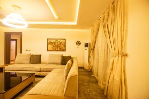 Istumisnurk majutusasutuses Db Continental Loft Apartment