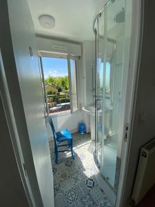 Bilik mandi di Maison-4 chambres-Parking-Forêt-Wifi-Normandie +119 gambar