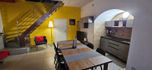 Kuchyň nebo kuchyňský kout v ubytování Casa MorDò + 7 fotografií
