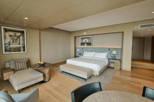 InterContinental Hotels Real Lima Miraflores by IHG客房内的一张或多张床位