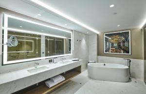 InterContinental Hotels Real Lima Miraflores by IHG的一间浴室