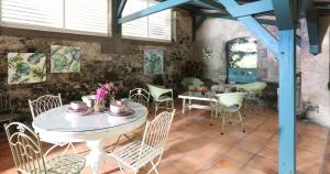 Χώρος καθιστικού στο La Petite Distillerie, sur un domaine historique +17 φωτογραφίες