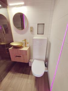Villa Krysia 50 m do morza的一间浴室