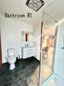 Ένα μπάνιο στο The Barnhouse Getaway +20 φωτογραφίες