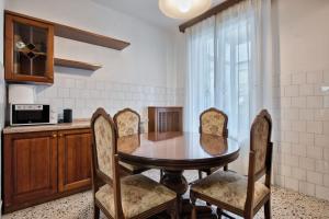 Kuchyň nebo kuchyňský kout v ubytování Urban Apt Neighbour Venice + 25 fotografií