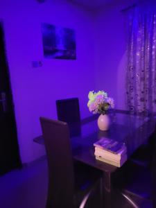 A television and/or entertainment centre at Edo Home