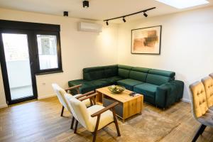 Foto sihtkohas Niš asuva majutusasutuse Premium L&L Apartments Modern Designer Stay with Spa Vibe galeriist